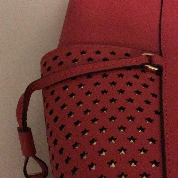 BRAND NEW MICHAEL KORS VOYAGER IN PINK - Picture 4 of 7